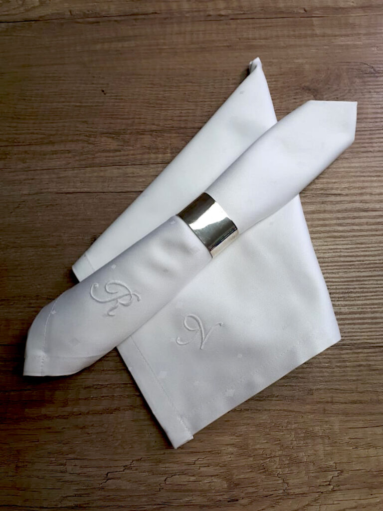 Bestickte Serviette